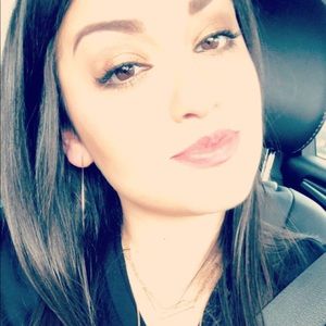 Meet your Posher, Monica